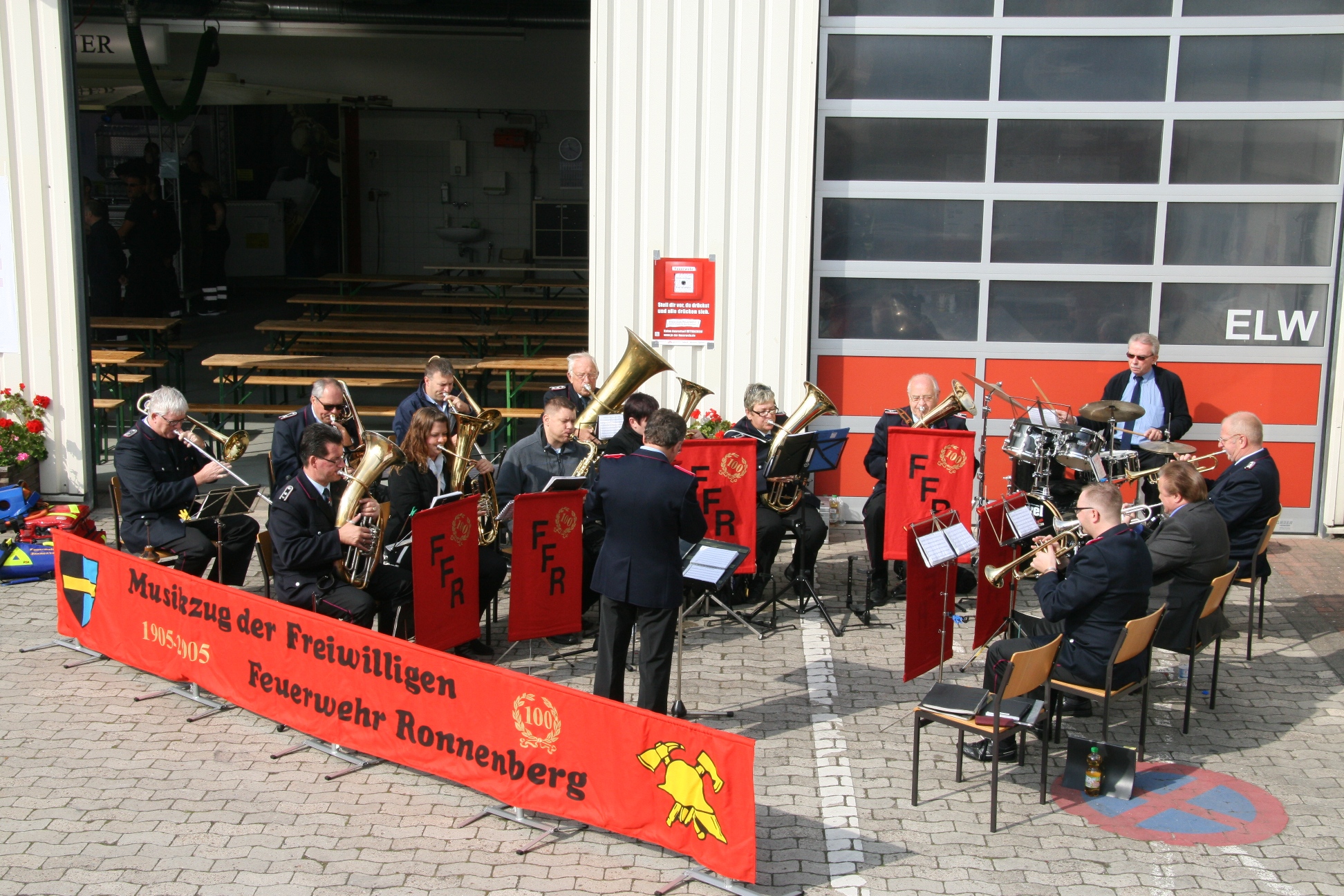 Am Sonntag: Platzkonzert des Musikzuges